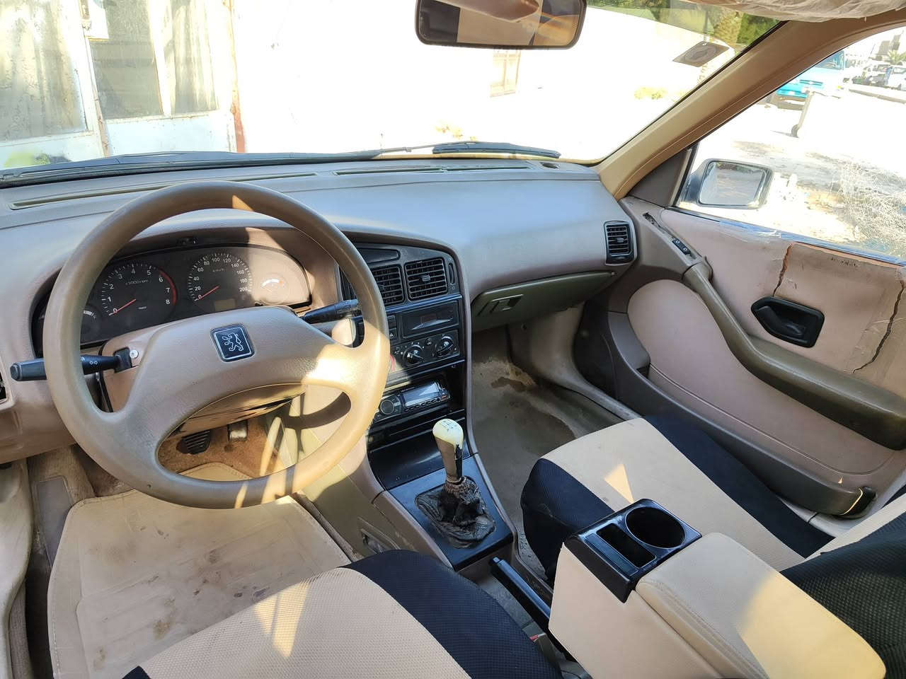 بيجو 405 موديل 2009
جاهزة ماناقصها شي بيها ضربة بلجاملخ الخلفي 
رقم نجف دولي راعيها موجود بلنجف 
السيارة بلنجف 
مكينه وكير نضيفات 
سعر 29 بيها مجال بصيط 
رقم الهاتف ***********
