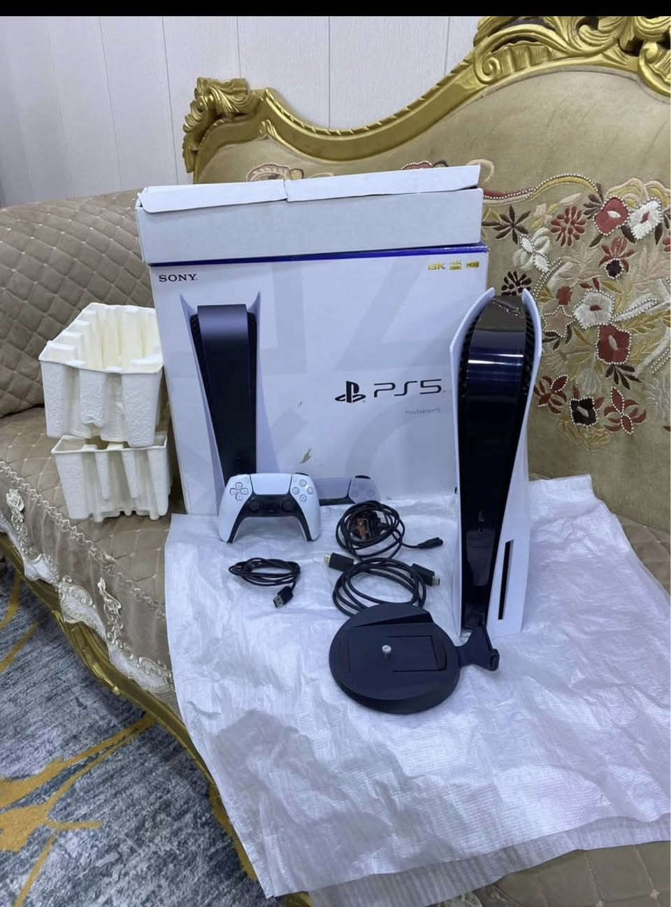السلام عليكم 

  بلي فايف فات  اخو الجديد كامل ملحقاته الاصليه ويا جوستك واحد الاصلي 

الجهاز  ريجن تو

ويا  ملحقاتة كاملة  الجهاز لا مفتوح ولا مصلح بنضافه الجديد
الجهاز قابل للتهكير ومستخدم قليل جداً
نضام 7
مكاني بصره معقل الابله بضهر جامع سيد علي *********** 

السعر:800 قفل
