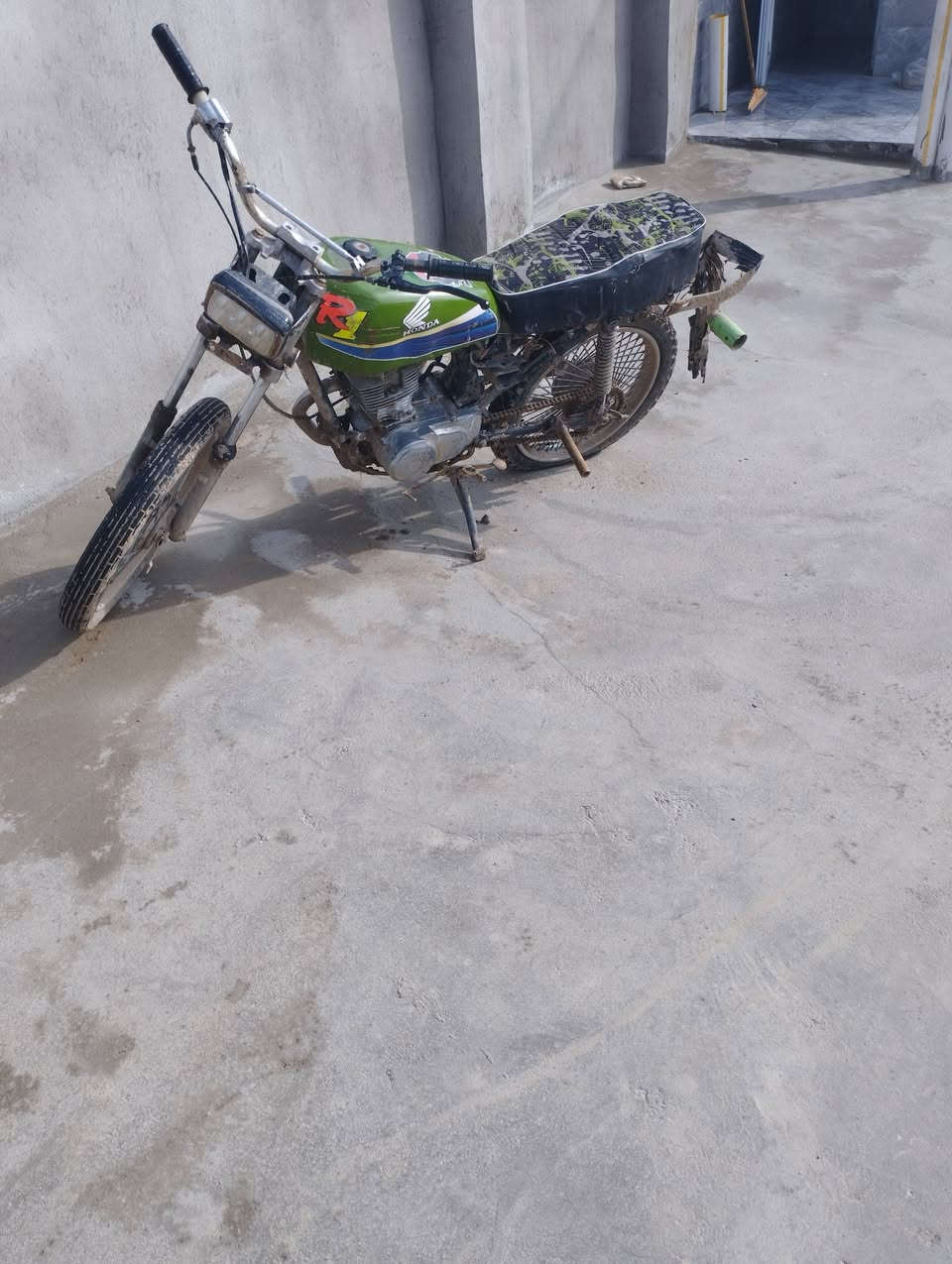 السلام عليكم موطور سي جي نامه موديل ٢٠٢٠ نشاط فول مكاني كياره السعر ١٧٥ وبي مجال رقمي ***********
