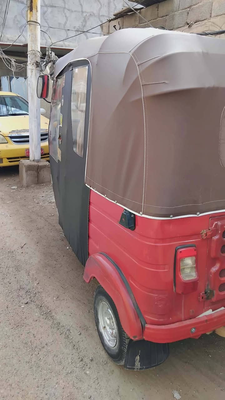 سلام عليكم  تكتك باجاج للبيع
موديل 18 بدون اوراق 
محرك مكفول 
كهربائيات كلهة تشتغل 
محرك شرط فحص تكتك خير من الله 
مباشرتن للشارع امانت الله 
سعر 3/200 
مكاني ديالى 
***********
