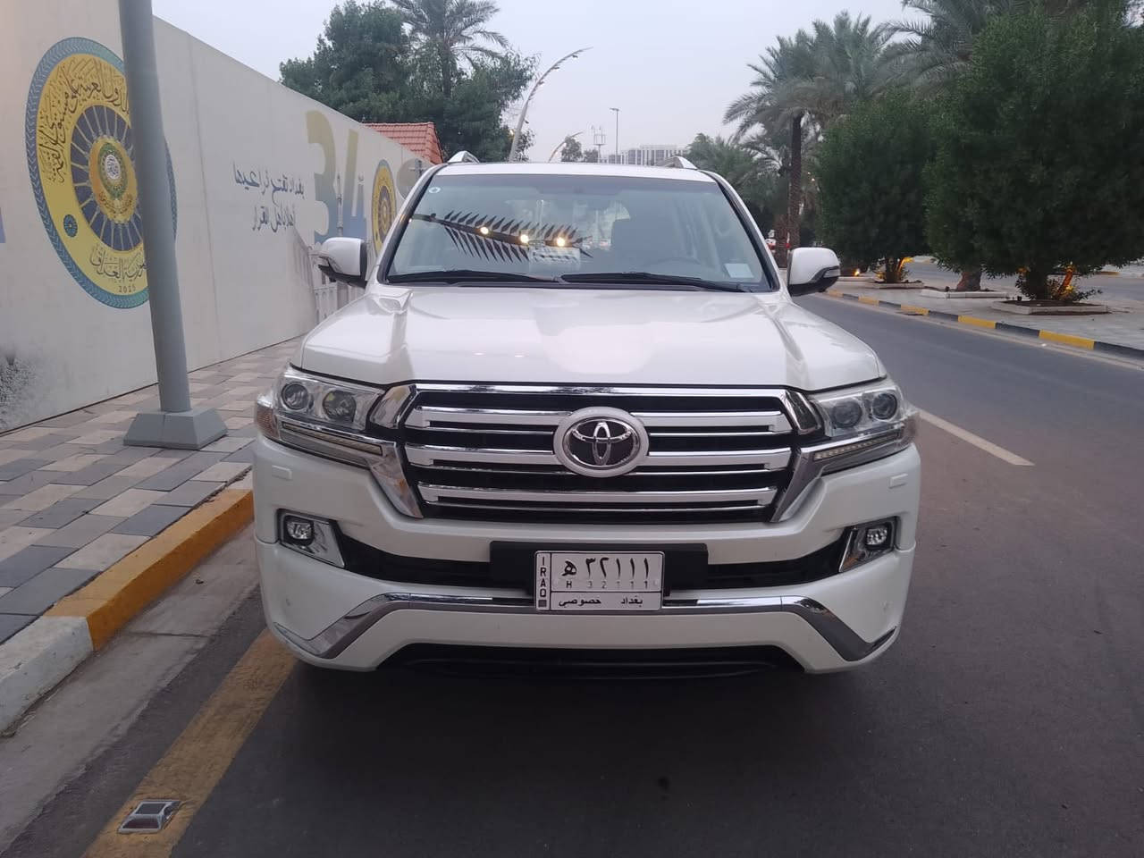 السلام عليكم من رخصة الادمن المحترم
لاندكروز GXR موديل 2017 موصفات ساز
رقم بغداد مميز تحويل نفس اليوم
السيارة جديدة جدا وأحلى من الصور 
نهائياً كل نقص مابيه بحالة الوكالة
عداد المسافة 92 الف
السونار مرفوق مع الصور
العنوان بغداد الخضراء 
السعر 48 الف وقابل للتفاوض
للاستفسار الاتصال على الارقام التالية
***********
***********
