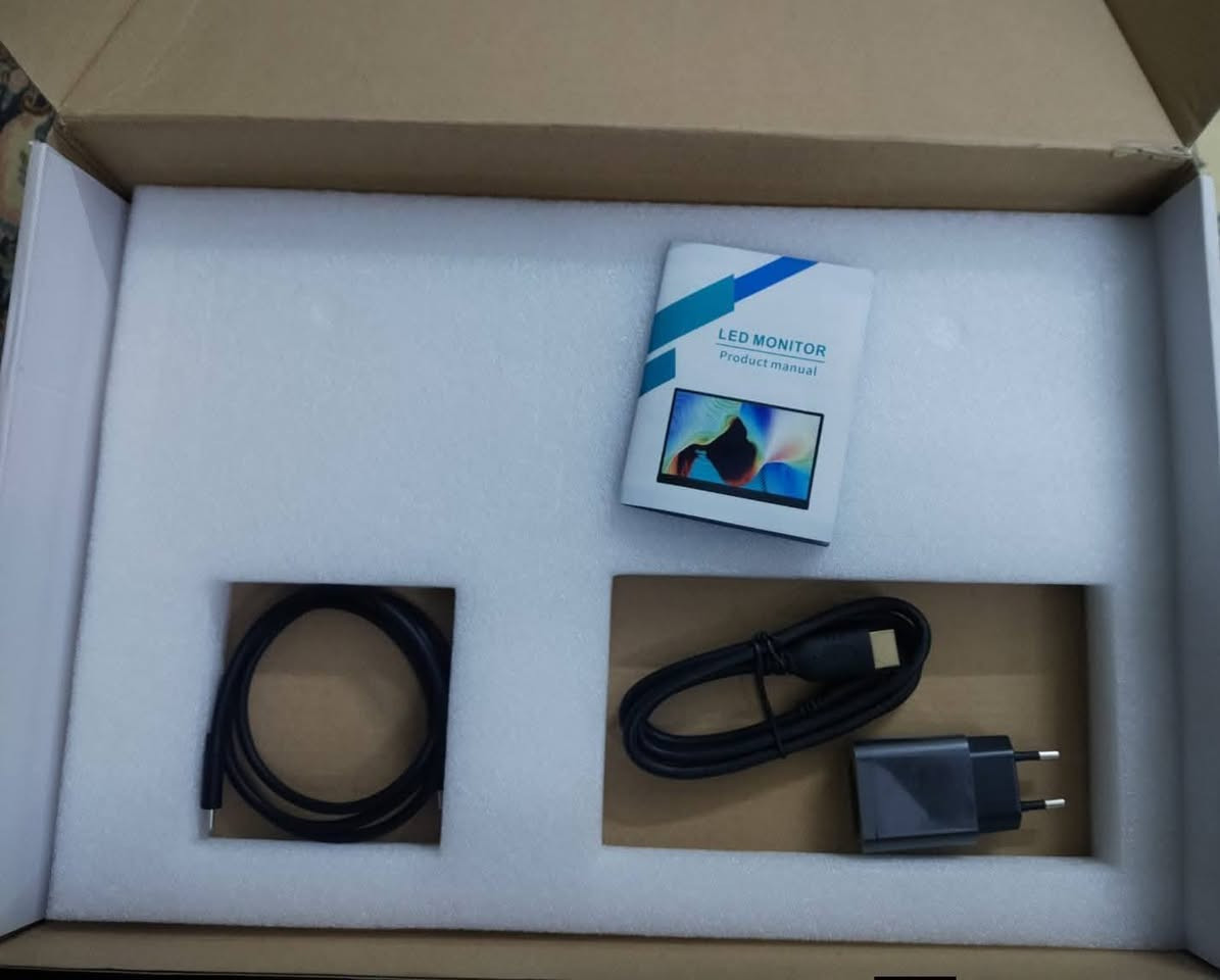 شاشة mini portable دقة FHD معى دعم HDR وحجم 15.6 ولمس من الناحية السفليه لأظهار الاعدادات نهايتها 80 الف

ملاحظة : الشاشة فيها قطعة لا تعمل بكفائة وهي عند تشغيل الشاشة يظهر صوت فرقعة وهاذا ليس بالعطل الكبير ولاكنها تعمل جيدة عندما لا تسمع صوت الفرقعه ويمكنك تصليحها بسعر رخيص وعلى مواصفاتها صفقة لا تعوض


**إذا كنت صاحب هذا الإعلان وتريد حذفه لأي سبب، رجاءا أرسل رسالة إلى الدعم الفني**