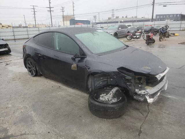 السلام عليكم من رخصة الادمن 

للبيع تسلا مدل y تك ماطور موديل 2024 بدون ايرباك حادث سطحي وانصبغن 3 قطع سونارها موجود ماشية 17 الف ميل بيها اشتراك اصطفاف ذاتي و اشتراك استدعاء سيارة ع وضع شركة نظيفه جدا ومبدل الجامات الخلفيه اصليات  جاهزة للهزة رقم فحص مؤقت باسمي مكان السيارة بالكاظميه *********** ….. السعر 175 وبيها مجال قليل

سيارة اون لاين  ومسويلها استمارة حجز مروري ع باجر حته اتصير مباشرتا باسم المشتري
