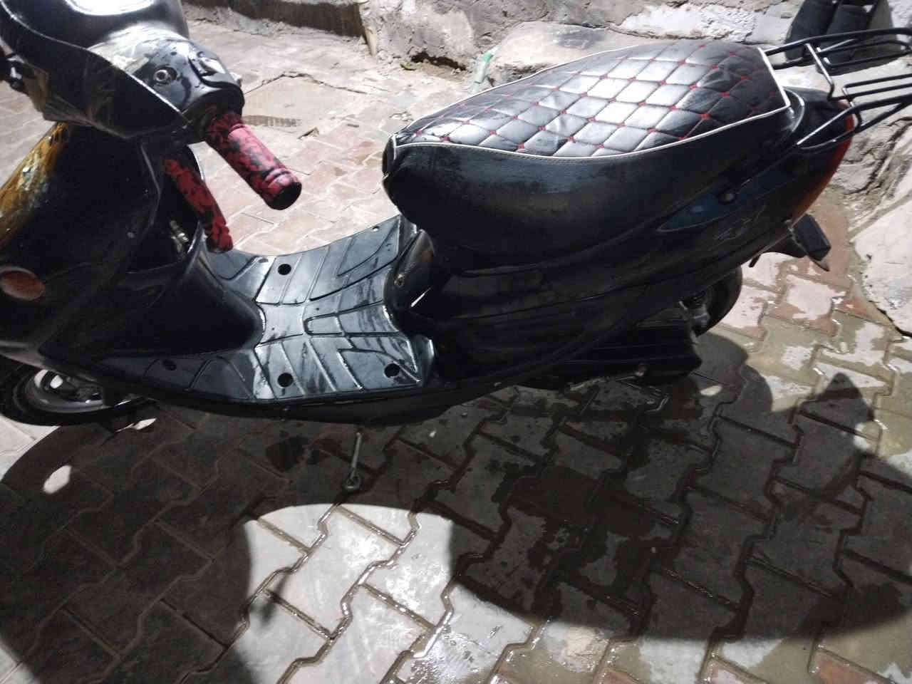 السلام عليكم
دراجة للبيع نضيفه حيل نكره سلف مرتبه حيل مكاني العزيزيه شارع المحكمه القديمه يم المستوصف السعر 200 وبيها مجال للاتصال ***********
