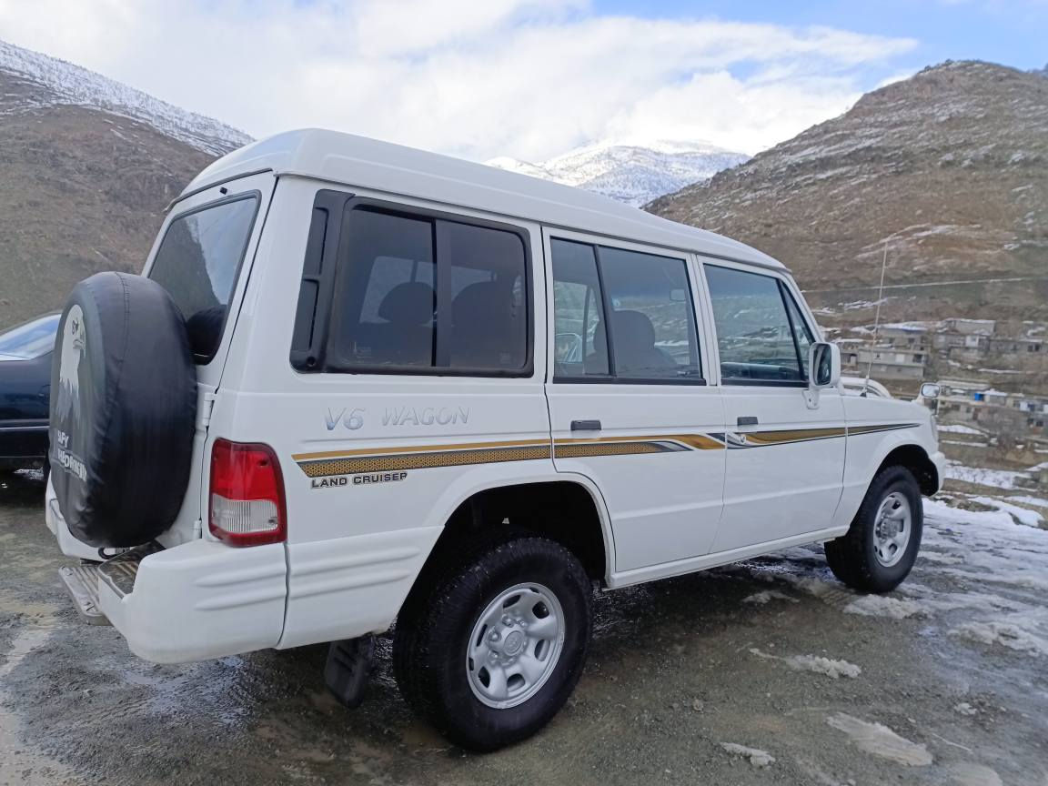 گالوبەر مۆدێل ٢٠٠٠ ئاڕم پلاستیک سلێمانی هەرزەی تازە  *********** ئاڕمی بێ غەڕامە یە بەشەرتی ئەوەلیاتوو مەفرەزە گێڕ مەکینە وەرگەڕاو بڕاوە موس دەحم لێدراوی مەکینە بەخی سێ هەزارە سەقف بەرزە  تەقەو ڕەقەی بەشەرت هەرچوار تای تازەیە بەسپێرەوە دەبڵ ئەکسل بەشەرت کامل ناوگێچەنی بەشەرت پاوەرو جام کارەبا ماڵی دۆستە بۆیاغی تەنیا دوپارچەیە بێدەحم لێدراوی  چۆن لەشەریکە دەر چوە ئاوا خاوێن ماوەتەوە ماڵی دۆستە سعری ٣٨ گەڵا
ڕ *********** ڤایبەر واتسئاپ لەسەر کۆڕەکە *********** رانية, السليمانية
