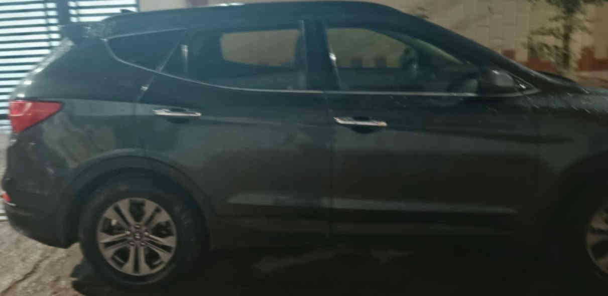 السلام عليكم سنتافي 2016.
وارد امريكي مكينة أربعة سلندر 2400  ضربتهه بالجنطة بدون ايرباك 

ماشية 75 ميل رقم واسط بسمي 

مشروع وطني 

سياره احلوه كلش مال بيت 

استفسار اكثر اتصل*********** 
السعر 1450بي مجال
