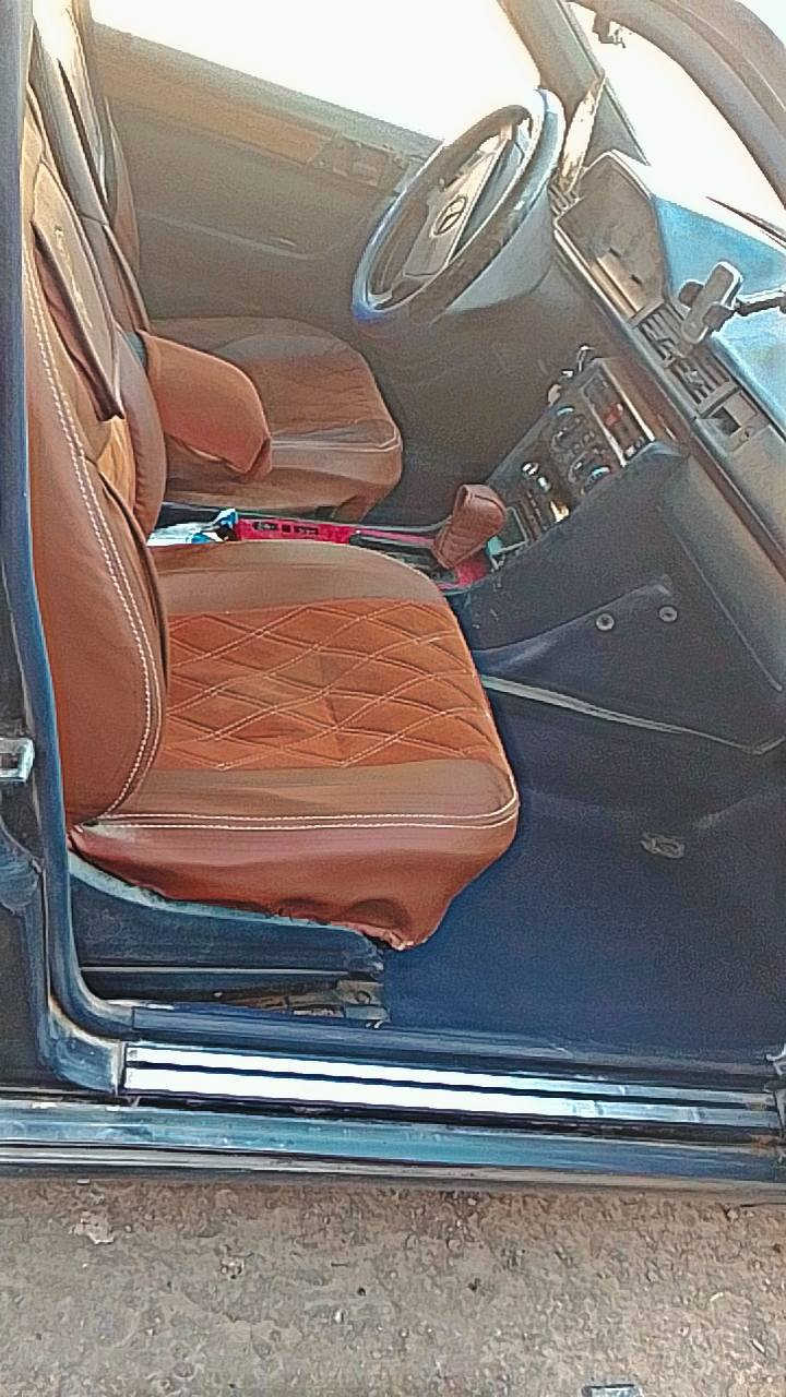 السلام عليكم مارسدس دب حجم 300 مكينه وكير ففتي بطه 3000 مكفولات خير من الله السياره مصبوغه عام ونصبتهه حلوه القواعد سليمات رقم بغداد الإنكليزي الجديد بسمي السياره السعر 55 وبيهه مجال للطيبين 
العنوان ديالى بعقوبة 
رقم الهاتف ***********
