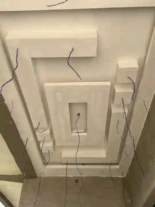 السلام عليكم 
متوفر كادر كامل ديكورات داخلية واصباغ 
شغل درجة اولى 
نشتغل بلموصل وخارج
للتواصل خاص او واتساب 
***********
