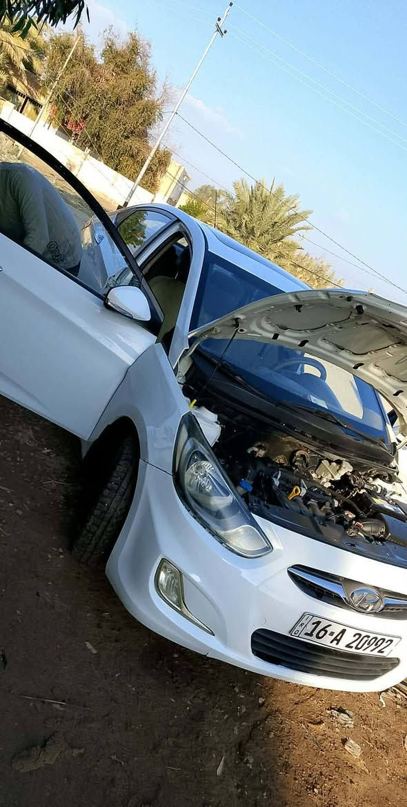 السلام عليكم اكسنت للبيع موديل 14 خليج السياره محرك 1600 فول رقم انجليزي قادسيه علوان ديوانيه قضاء شنافيه سعر 98 وبيها مجال ***********
