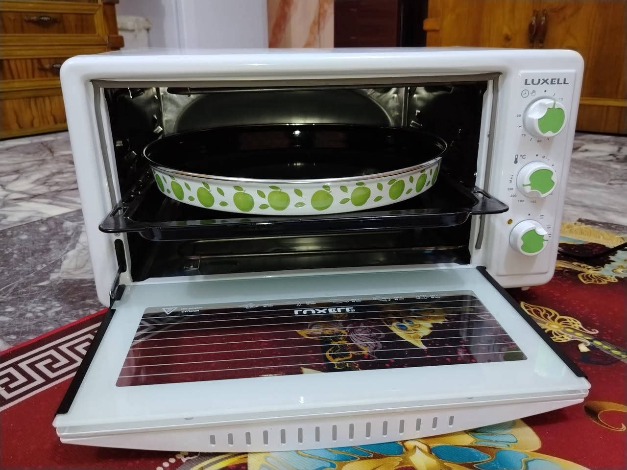 السلام عليكم اوفن للبيع مستخدم قليل جداً جدد كلش مثل مموضح بلصوره سعره 150 وبي مجال للشراي للأستفسار الاتصال على الرقم التالي: ***********
