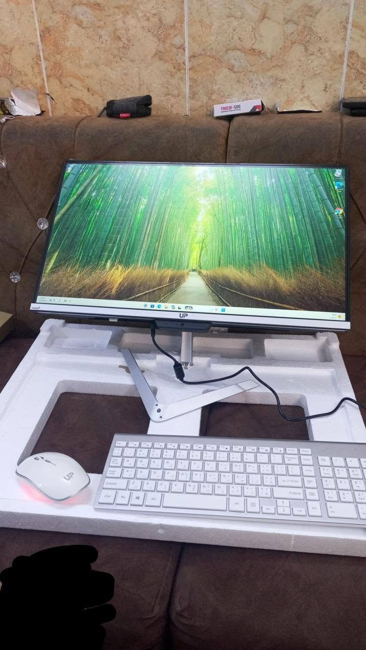 السلام عليكم ، متوفرة حاسبة منضدية نوع up 
مواصفاتها ، الشاشة 24 انج 60hz 
الذاكرة نص تيرا والرام 8
المعالج core i5 الجيل السابع
السعر خاص او على هذا الرقم واتساب ***********
العنوان بغداد ، شهداء العبيدي 
ماعندي توصيل
