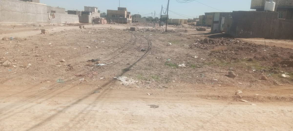 قطعه ارض للبيع مساحته حوالي 430متر ركن ع شارعين طابو زراعي سند 25 ع طريق المعاره بشارع سيد سهيل 
سعر المتر 80وبيها مجال 
أي استفسار الاتصال على الرقم التالي 
***********
