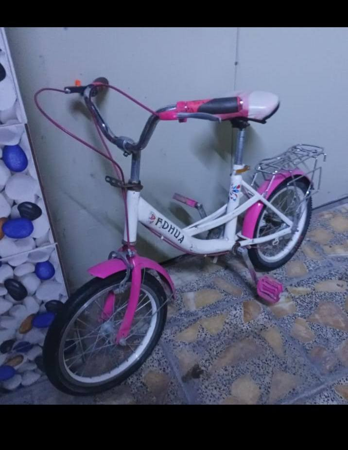 السلام عليكم تخم تركي ثقيل تكمه8مقاعد ميز طعام اخو جديد استخدام قليل بايسكل للبيع مكان بغداد الدورة *********** يوجد واتساب
