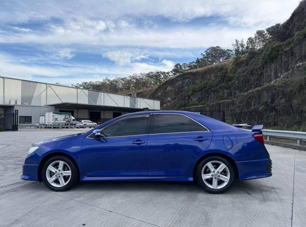 2013 Toyota Aurion Sportivo ZR6 Sedan (MY14) 3.5L Petrol 6 Speed Automatic Good condition 160,112 kms 

Extras 
-12 month Rego 
-2 Keys
-Sunroof
-Tinted windows
-Full Log Books 
-Full Service History 
-Just Been Serviced 
-2 Tone Leather Seat Option 
-Electric Seats 
-Memory Seats 
-Automatic Rear Window Blind 
-Genuine Toyota Bonnet Protector 
-Genuine Toyota Headlight Protector 
-Genuine Toyota Floor mats
-4 Bridgestone Tyres
-17 inch Genuine Toyota Alloy Wheels
-Front Parking Sensors 
-Rear Parking Sensors 
-Adaptive Cruise Control 
-Lane Assist 
-Navigation System 
-Reverse Camera 
-Bluetooth hands free 
-iPod connectivity 
-USB port 
-Aux port


**إذا كنت صاحب هذا الإعلان وتريد حذفه لأي سبب، رجاءا أرسل رسالة إلى الدعم الفني**