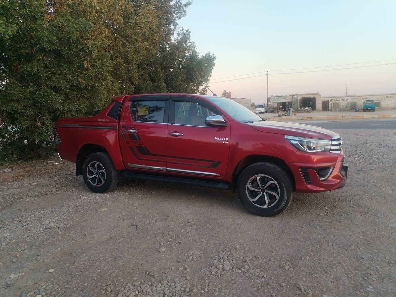 سلام عليكم بيكم للبيع 18 السعر 285 رقم الهاتف ***********
