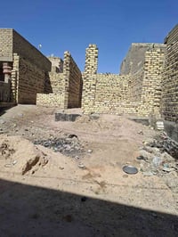 هيكل غير مسقف • ٢٠٠م • كراغول