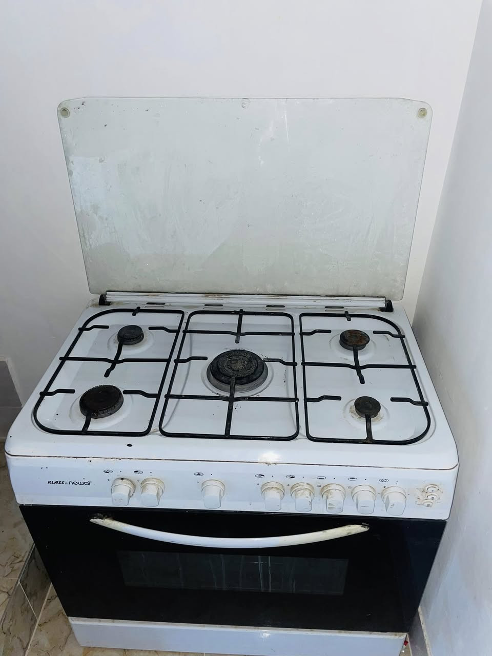 طباخ للبيع 
السعر ١٢٠


**إذا كنت صاحب هذا الإعلان وتريد حذفه لأي سبب، رجاءا أرسل رسالة إلى الدعم الفني**