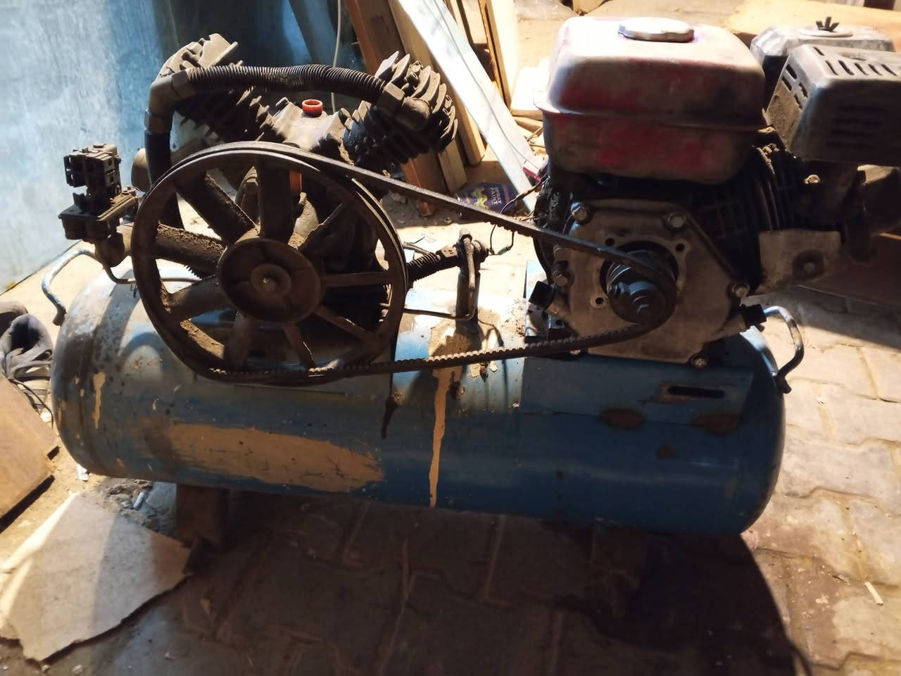 كمبريسر هوا 70 بانزين مولد السعر 100##*********** بغداد
