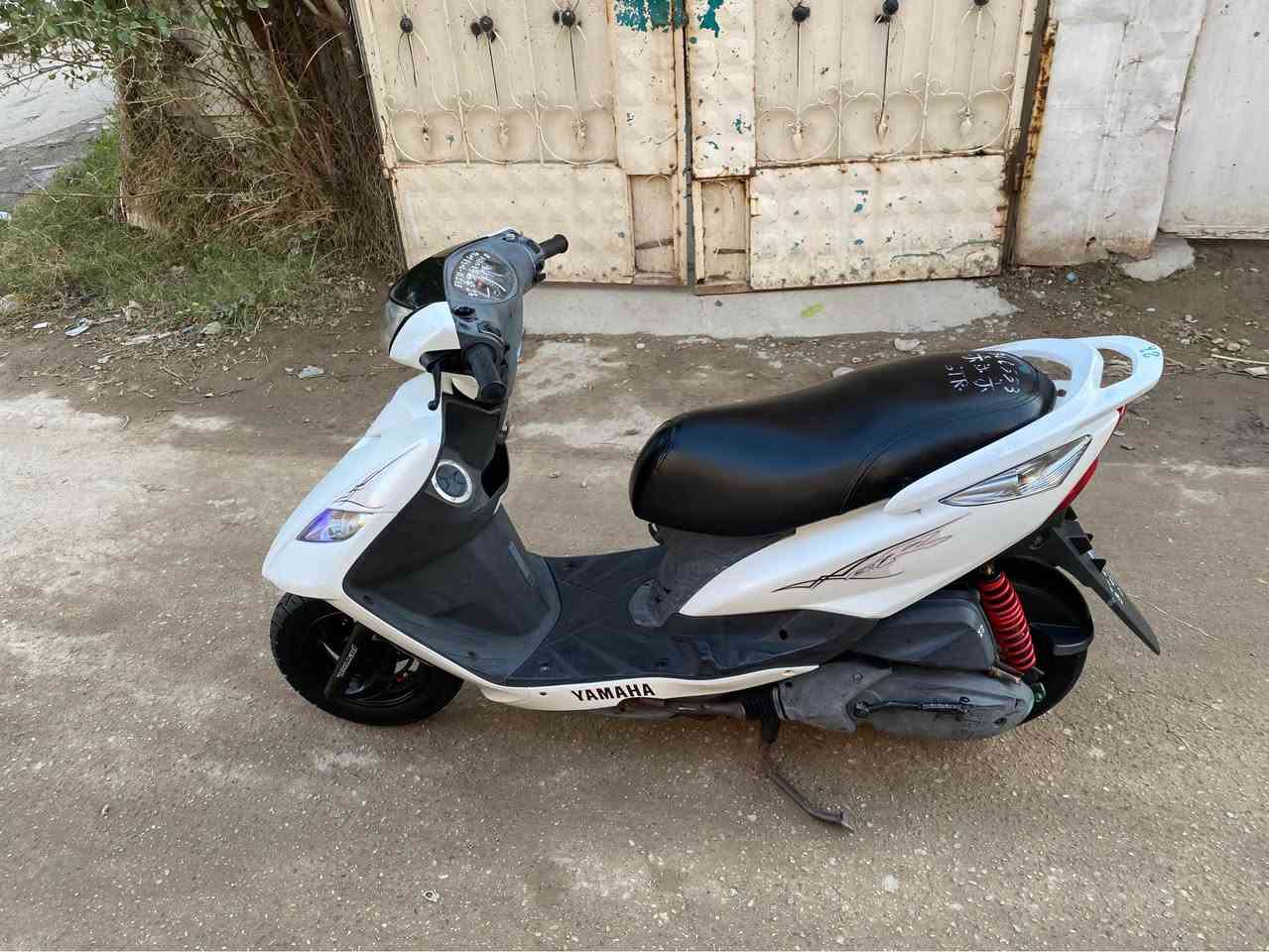 سلام عليكم للبيع دراجه ماكس ثعلب دراجه رمبه مكفوله كفاله عامه صارلهة  (5) ايام من نازله رمبه دراجه جاهزه اوراق كامله دراجه سعرهة (مليون ) وبيهة مجال بسيط جدا شراي يتصل على رقم الهاتف (***********)مكاني بغداد الغزالية بغداد, العراق
