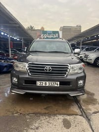 سياره لاند كروز موديل 2013  صور السونر موجوده بيها فول موصفات السياره....