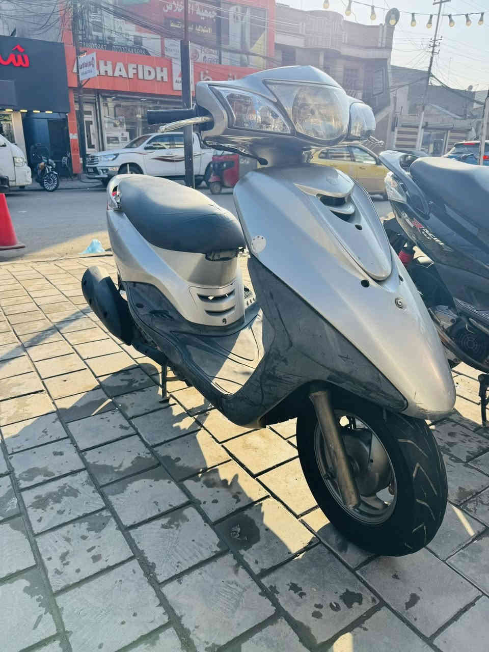 سلام عليكم 
بريز بغبغاء ياباني لبيع 
دراجه كفاله عامه 
ساله عشر تيام من نازله 
دراجه خير من الله شلعه ومعدل يخبل 
سعر الدراجه 1200 وبيه مجال لطيبين 
مكاني الامين الثانيه 
موجود واتساب ورصيد 
***********
