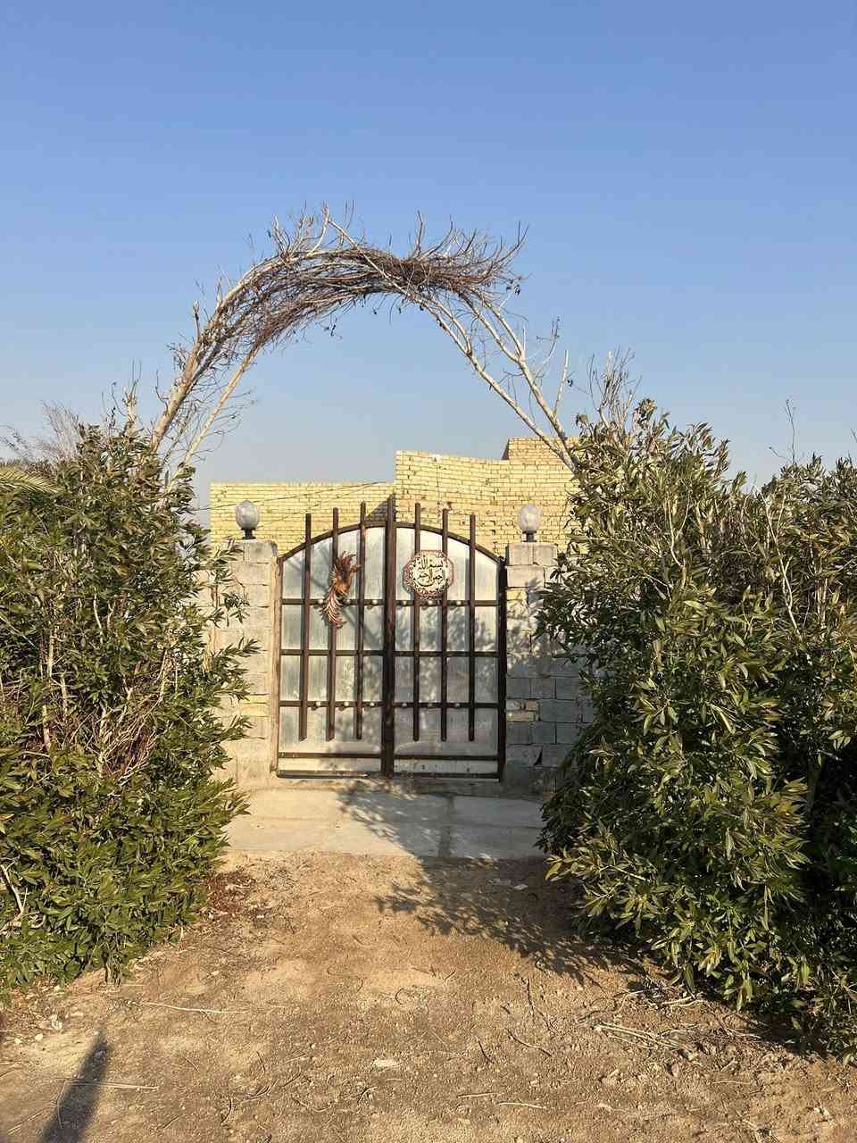 مزرعة للبيع
📍 الموقع: الديوانية – الشافعية، نزلت معمل 
📐 المساحة: خمس دونم
🏠 البيت: بناء حديث بمساحة 300 متر
🌴 المزرعة: مزروعة بالكامل بالنخيل
⚡ الخدمات: تبليط، كهرباء، ماء متوفرة بالكامل
📞 للاستفسار  ***********
