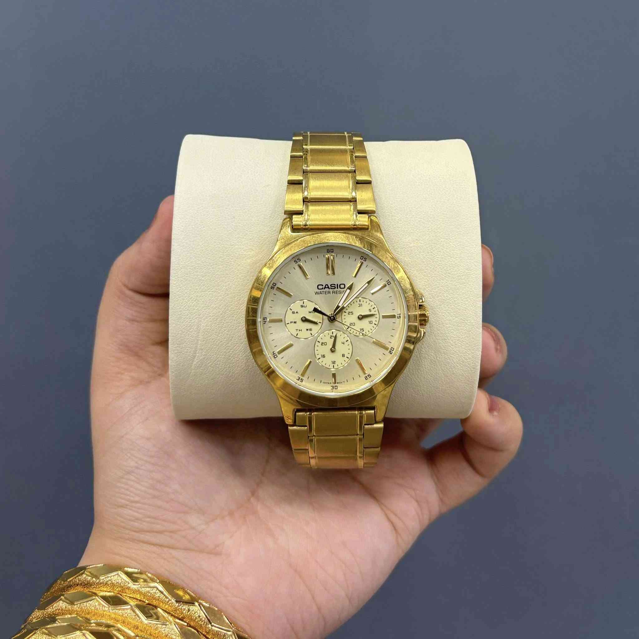 ⁨ ‎✨ ديلان للساعات – عرض لفترة محدودة 130 الف و التوصيل مجاني ✨
اصلي 100%
تألّق بأسلوبك الخاص مع ساعة كاسيو الفاخرة من ديلان للساعات ⌚️✨
روعة التصميم، دقة الأداء، ورمز الأناقة الذي لا يضاهى!

🔹 ساعات أصلية 100٪
🔹 ضمان عالمي
🔹 جميع السناتر شغالة 
🔹 عداد يومي 
🔹 طلا ثابت 
🔹 وزن ثقيل 
🔹 ‏قفل اصلي 

✅ضمان ساعه سنتين و يشمل المكينه والبطارية عدى سوء الاستخدام 
———-
العنوان بغداد حي الحسين مقابل العربي مول 
——
او الاتصال على الرقم *********** / ***********

يوجد توصيل لجميع المحافظات⁩
