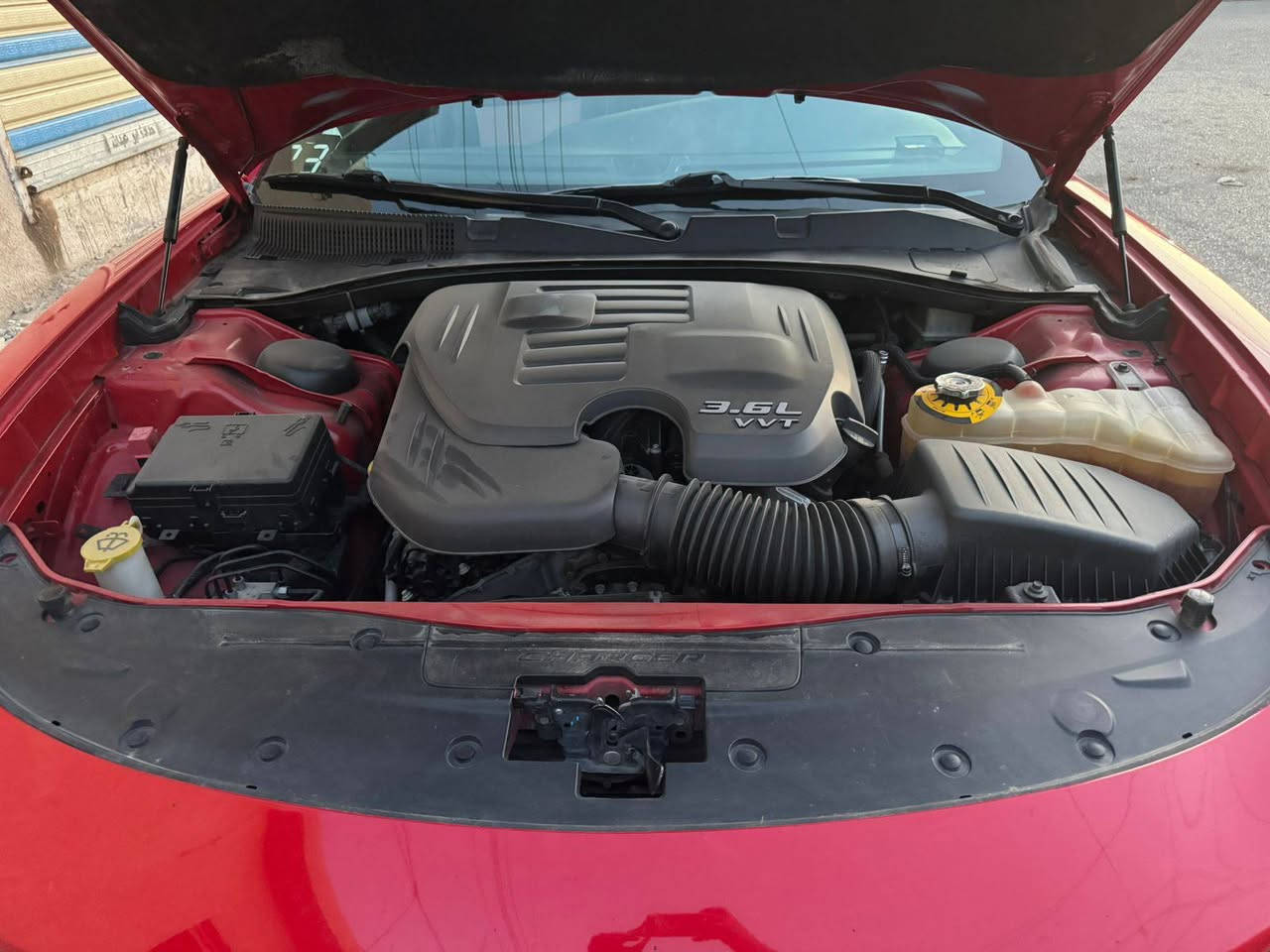 خليجي وكالة ليث العبيدي دوج چارجر 
موديل2020 محرك السيارة V6   3600
(2)بصمة كفالة عامة من كلشي شرط 
عداد المشي 83 الف مواصفات السيارة SXT 
بصمة وتشغيل عن بعد ويل 18 تبريد قطعتين 
ضمان صيانة ملحقات الشركة كاملة الرقم بغداد 
باسمي رقم وفحص الهزه جديد سنويه لغاية 2031
العنوان 🚙  بغداد الحسينية الراشدية 
السعر 260$ وبيها مجال 
رقم الهاتف.   ***********
                  ***********
