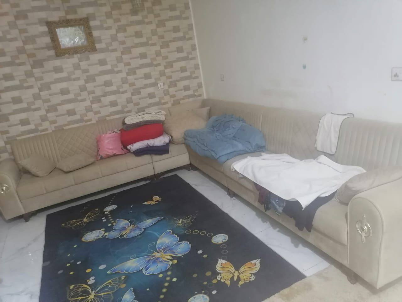 مكلف بالنشر
الثلاجه ٢٠٠
المجمده ٣٠٠
الغرفه ٢٥٠ عدا الجربايه 
الديوان عشر مقاعد ١٧٥
الغراض كله جديده ونضيفه وتجي وتشوف بنفسك 
العنوان الديوانية حي الجامعة 
للاستفسار التواصل على الخاص او
على هذا الرقم***********
