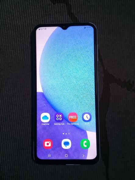 السلام عليكم سامسونج A23  جهاز حلو مرتب ذاكره 128 رام 6 شحن تايبسي السعر 85 شراي يجي خاص او يتصل ***********
