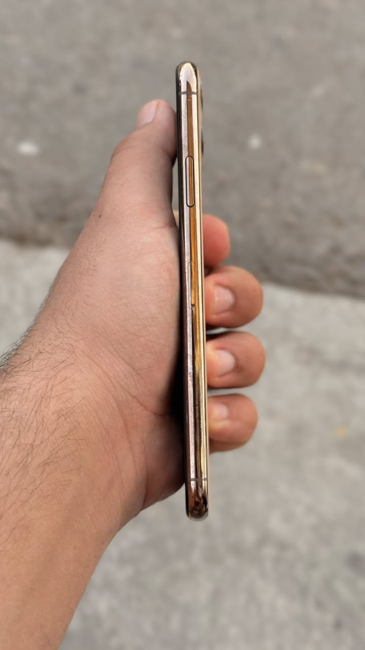 السلام عليكم
ايفون 11 برو ماكس 
بطارية 85
ذاكرة 256
الجهاز ما مفتوح 
ما مبدل بي شي 
ملحقات كاملة 
السعر 350 وبي مجال 
المكان بغداد/الحسينية 
***********
