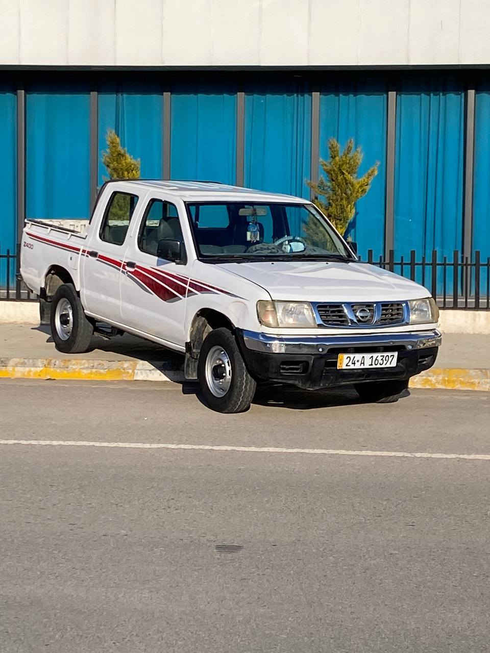 نیسان 2001 
تەبریت و پاوەر
سەیارەکە بێ بۆیاغە ڕەقەم و سەنەوی تا 2029 تازەیە
گێڕ و مەکینەی بەشەرت سەیارەکە ماڵی دۆستە زۆر پاک و جوان ماوەتەوە
0771 757 0690
0750 833 4526 رانية, السليمانية
