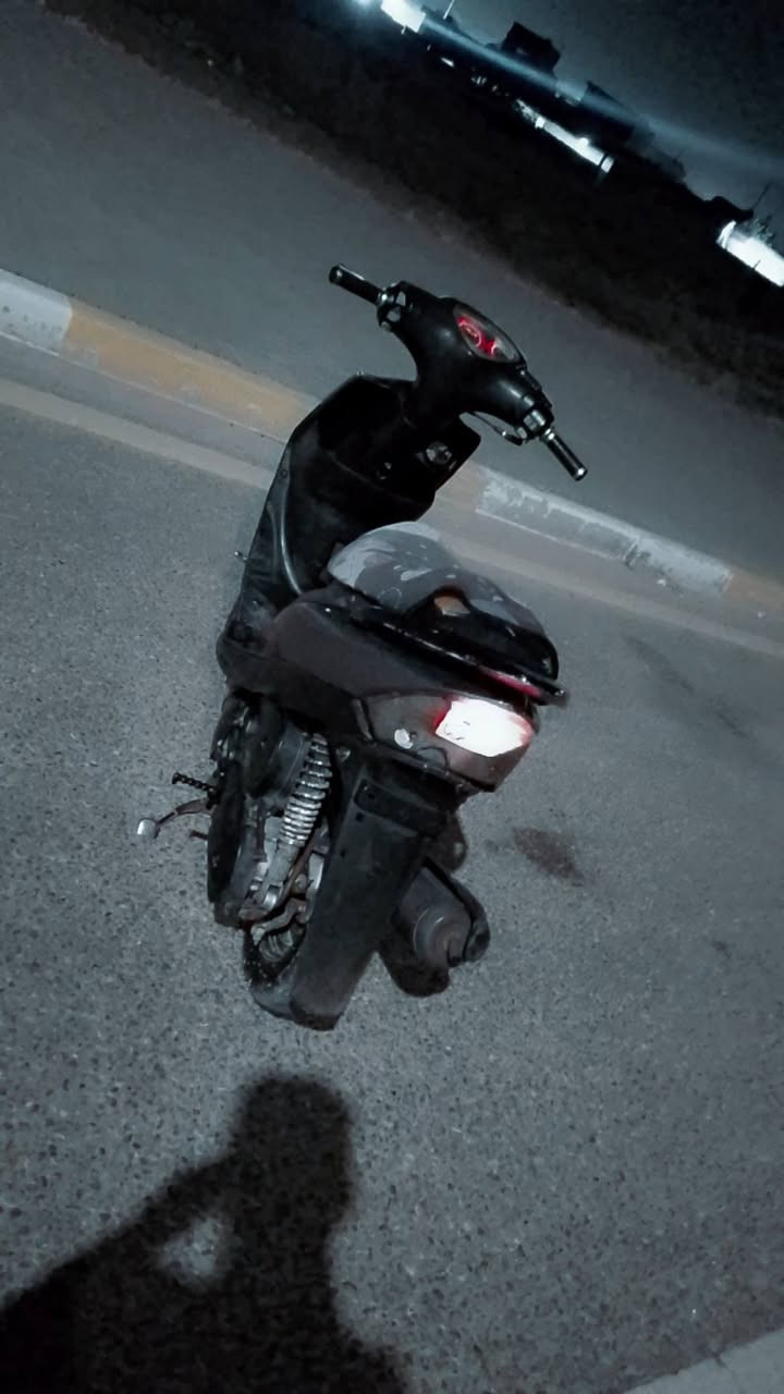 سلام عليكم دراجه ماكس عدله للبيع الدراجه نضيفه كلش الدراجه كلشي بيهه يشتقل سلف هندر كهربائيات الدراجه امجفته صارلهه سنه ونص  الدراجه بوشه بلادي 55 رايد الدراجه 540وبيهه مجال الرقم ***********
