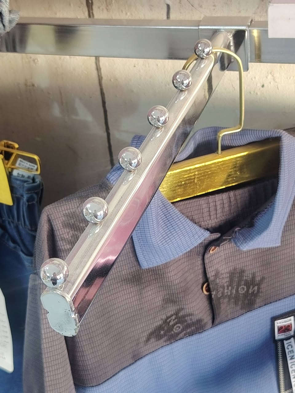 السلام عليكم
اخوان متوفر عدي مثل لي بصوره

كلهن اخو جديد المراسله واتساب ***********
