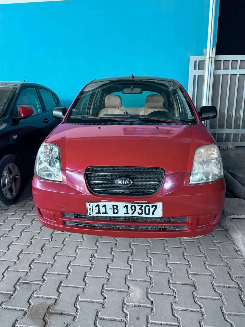 السلام عليكم ورحمة الله وبركاته 
كيا بيكانتو موديل 2007 
كير اوتماتك محرك خير من الله كير خير من الله صدرها نضيف تايرات جديدة تبريد ثلج السياره كدامكم بصوره وتكدر تشوفها وتكلبها مكانها معارض البياع معرض الليرة السعر 54 وبيها مجال للشراي تجي تكلب وتشوف وبخدمتك انزلك بليرضي الله السياره بااسمي تحويل شوكت متريد الرقم بغداد انكليزي رقم اتصال واتساب او مراسلة فقط واتساب *********** تحياتي للجميع
