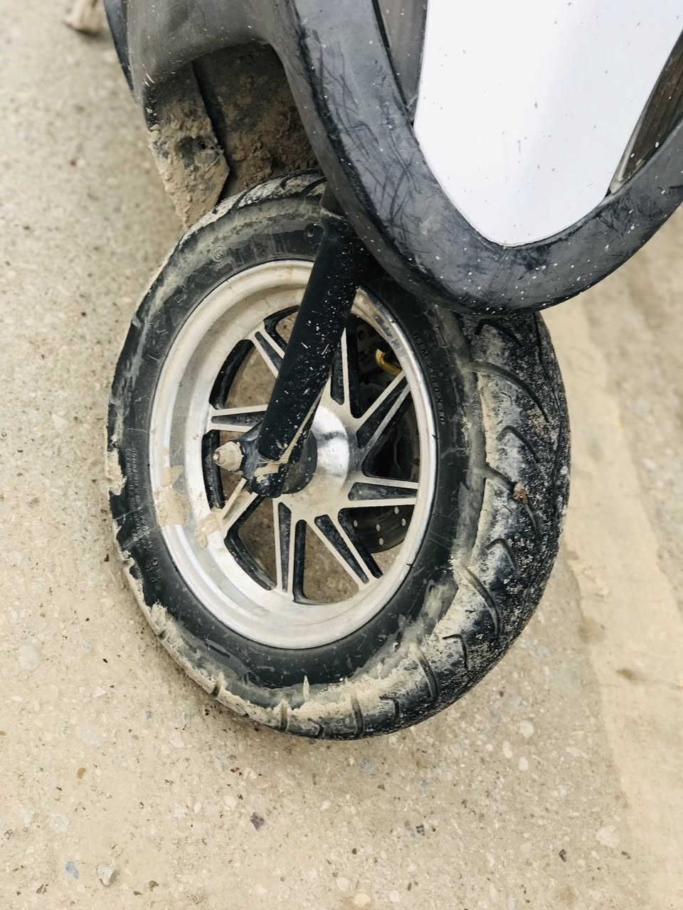 السلام عليكم 
ماكس عدله مكينه 55فول ملاح  ويل نجمه نضيفه كله شغال نكره سلف 
واسط النعمانيه 
***********
