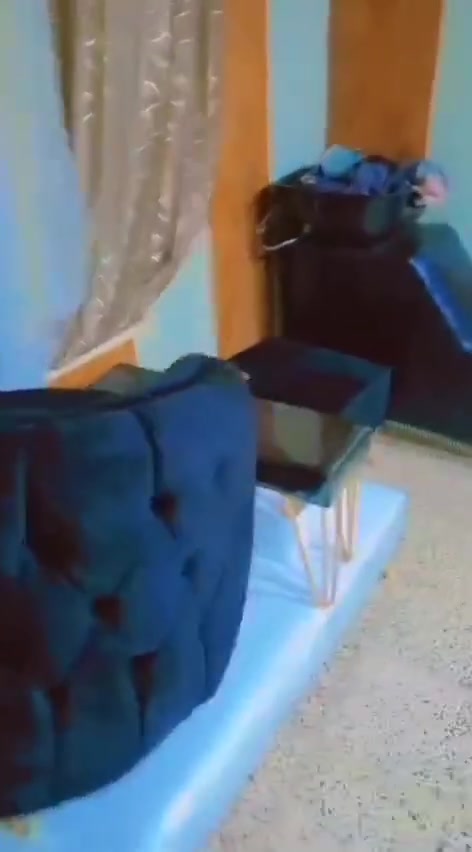 السلام عليكم عندي هاذه الصالون للبيع بعده جديدي مستخدم شي قليل بيعته سبب الضروف السعر مليونين ونص الصالون متكون من مغسله و2 كراسي و2 مري +تخم ميز اكرلك وكراسيه 2مثل ماموجود بل فديووو  الموشراي لا يتعبني رجأ


**إذا كنت صاحب هذا الإعلان وتريد حذفه لأي سبب، رجاءا أرسل رسالة إلى الدعم الفني**