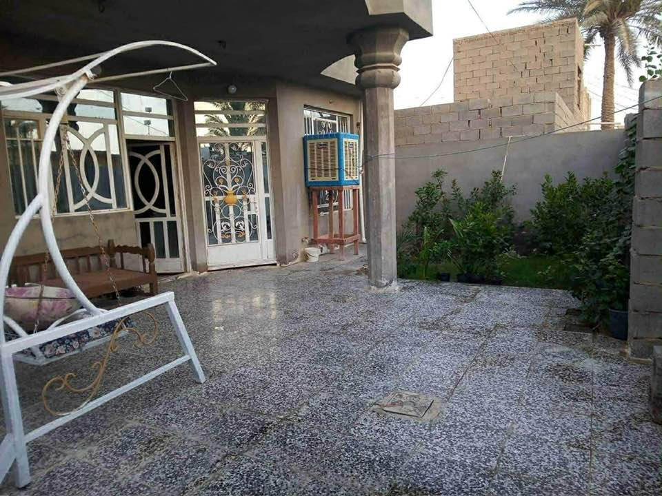 البيع ٢٠٠متر طابقين ٣غرف نوم وكراج  
سلمان باك المدائن ***********
