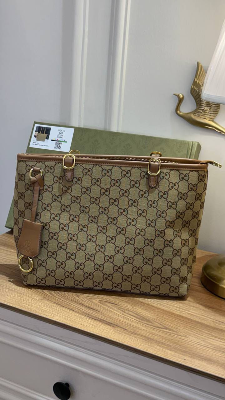 هلاوو بنااات عندي مجموعه متنوعه من الجنط تخبل ماستر كوالتي وجلد طرررري جدااا التصوير حقيقي خاص بالبيج مالتنه يجيكم نفس الصور ضبط  ..  مع بوكس وكارت ضمان 👜
تواصلو ويانه ع الانستا او الواتساب🧑‍💻
***********
https://www.instagram.com/cotoon__hareer?igsh=dGxmdTYxMHVjam1p
