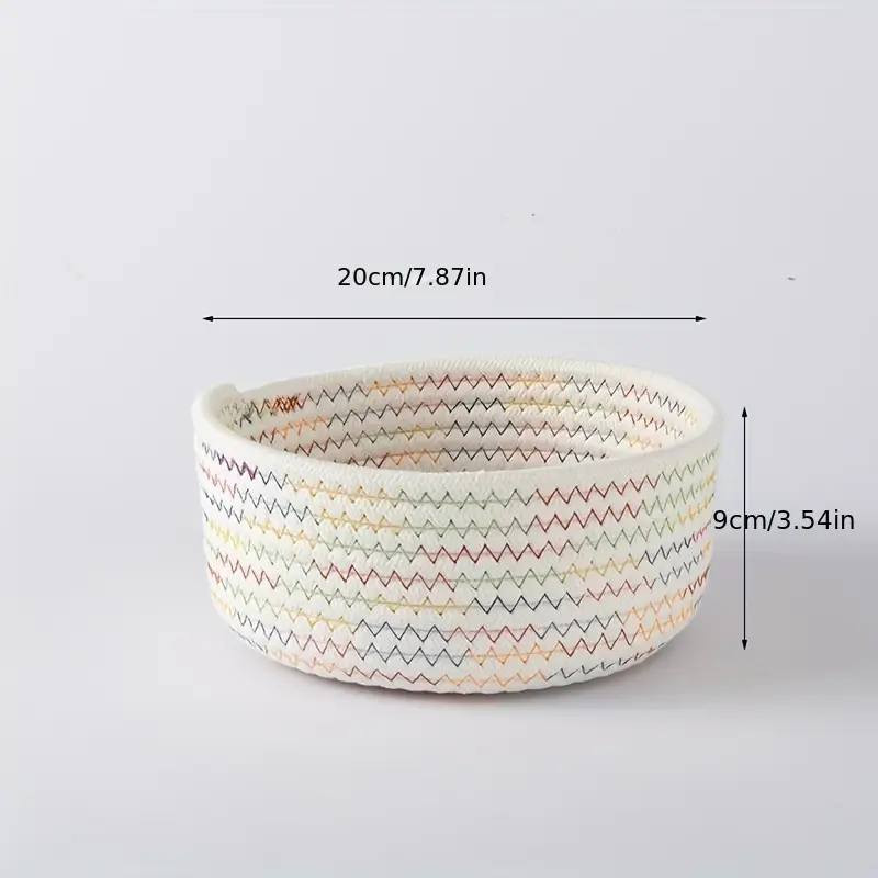 سلة تخزين مصنوعة من حبل قطني وتتميز بنقوش ملونة على شكل حرف V.


**إذا كنت صاحب هذا الإعلان وتريد حذفه لأي سبب، رجاءا أرسل رسالة إلى الدعم الفني**