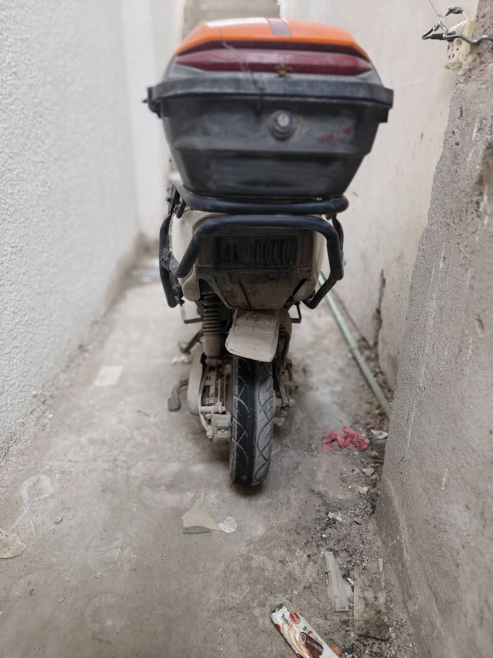 السلام عليكم سكنس شحن من شركة الصقر للبيع
7 بطاريات مبدلهن قبل شهرين
سرعتها الفعلية 70
العطل: الايت مالتها يرادله تبديل 
الدراجة كاملة وياها الشاحنة الاصلية 
العنوان: بغداد-الشعب
رقم الهاتف: ***********
