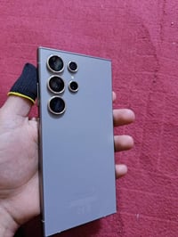 اس 24 الترا • ٢٥٦ • تيتانيوم