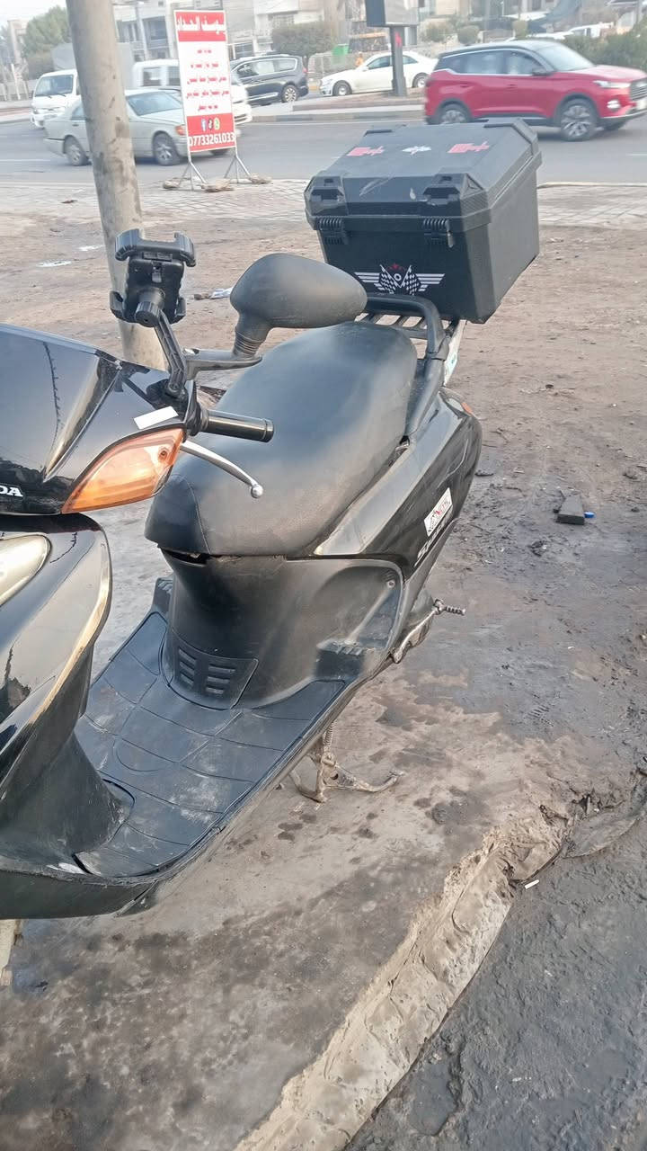 سلام عليكم..دراجة سبيسي ..محرك خير من الله .مجفت .الدراجة أي نقص مابيه نكره سلف بكل وقت .الكفرات بلاديه +مسجل أم بي ثري ..باتري جديد .السعر 550وبيه مجال العنوان بغداد الطالبية 
الاستفسار ***********
