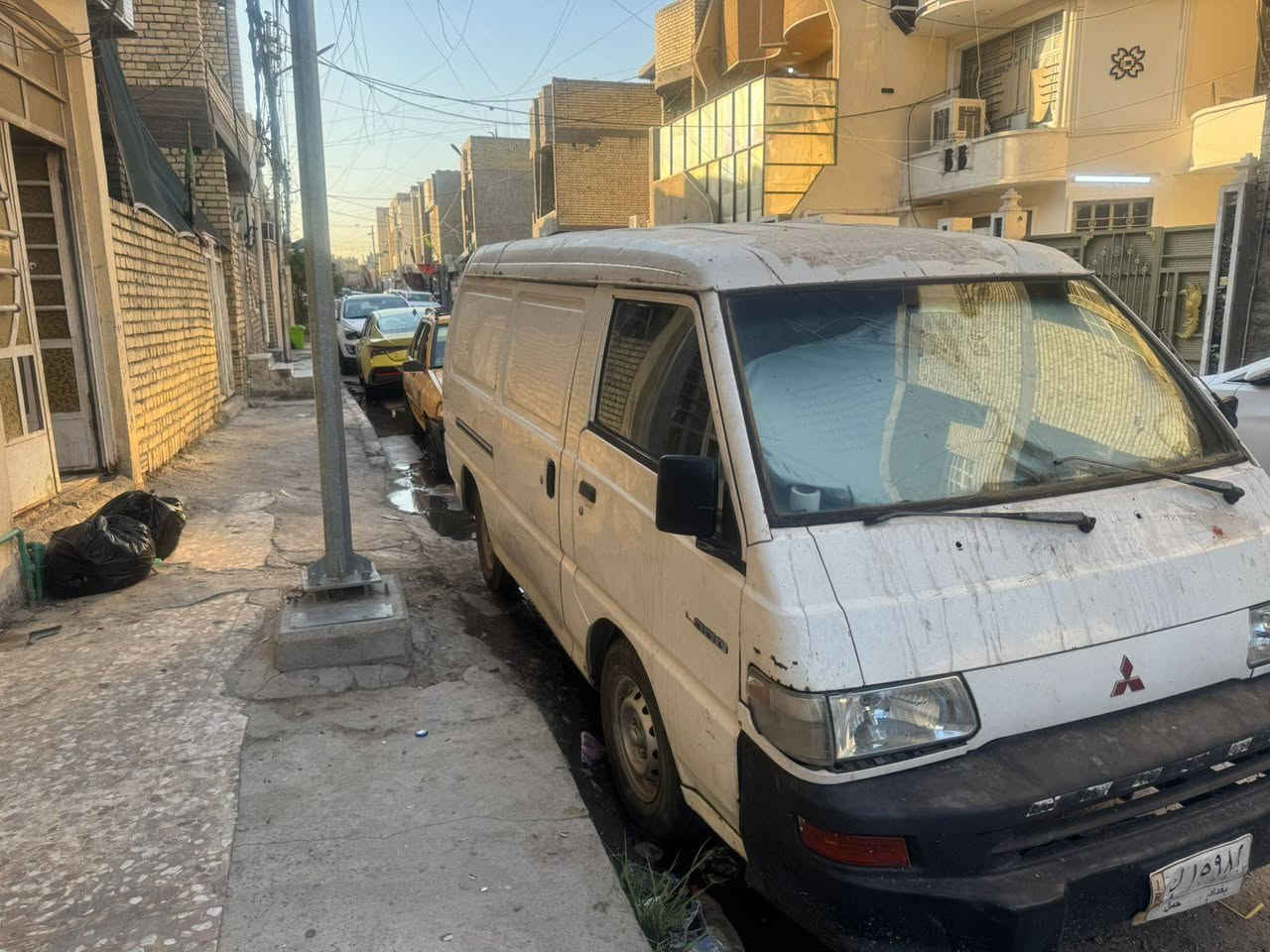 السلام عليكم ميسيوبوشي 2004 فان بلادي مكينه بانزين وكير عادي  بلادي
رقم بغداد سنويه 2027 شرط التحويل 
تبريد ثلج 
صدر خلفي امامي 
دوشمه 
السياره حلوه 
مكفوله من الضريه القويه 
مكاني بغداد البلديات 
***********
