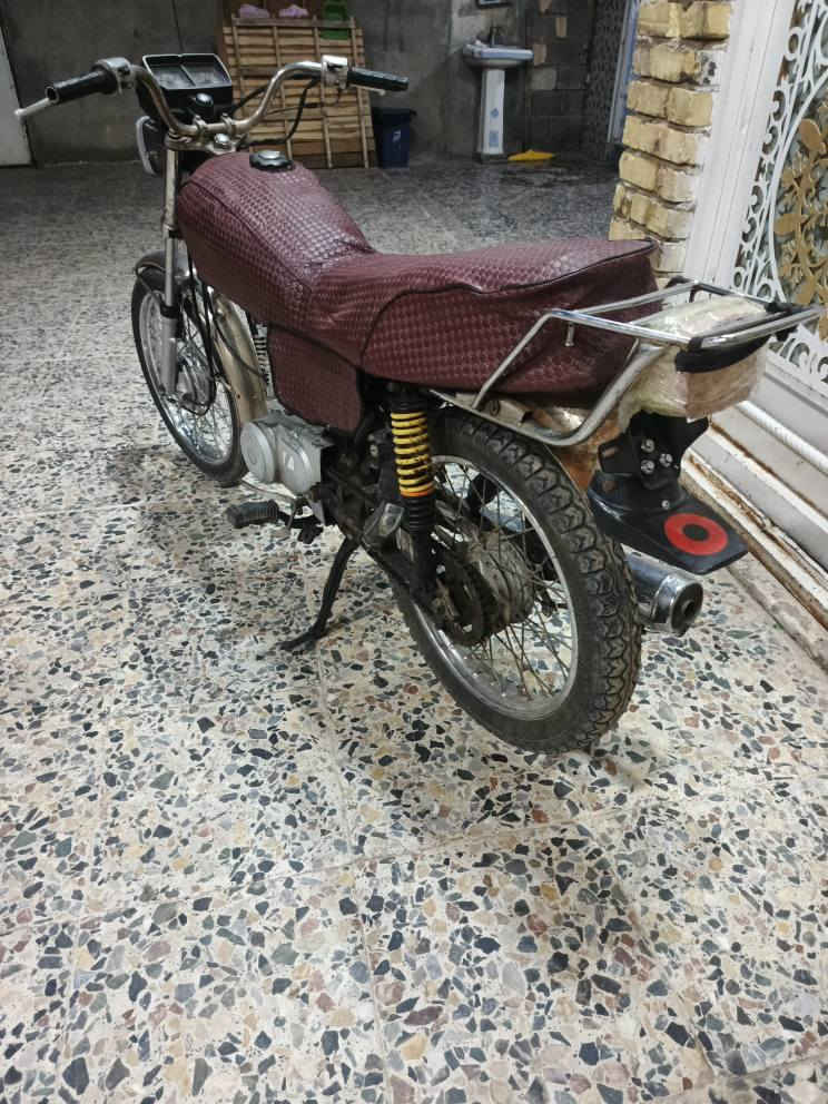 دراجه البيع نامه مكينه نضيفه كهربائية نضيفه وشغاله 
دراجه متوجه بدون اوراق كلك مكفوله عشارين 
العنوان ميسان حي القصور ... 
الرقم. ***********
