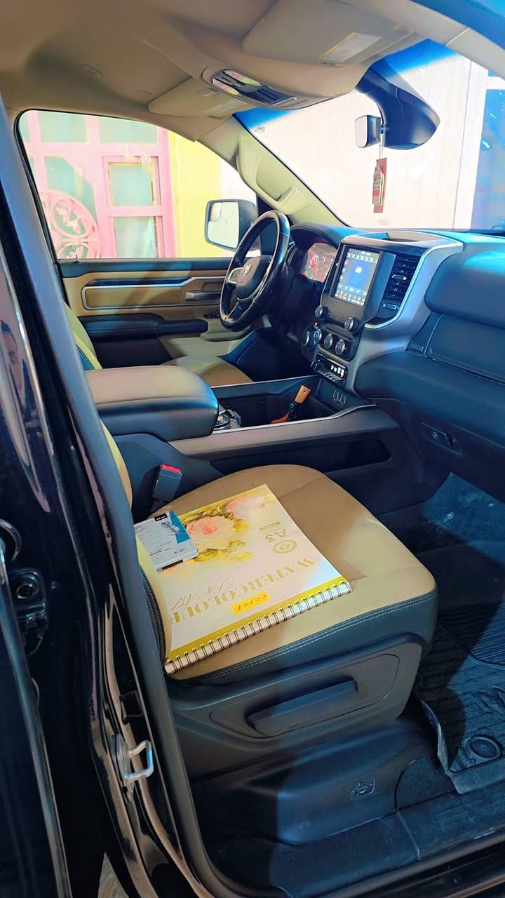 السلام عليكم دوج رام مديل ٢١بك هورك رقم اربيل حادث سياره جاملق امامي تبدل وباب سايق تبديل بدون ايرباك دشبول فقط ايرباك برده رقم المبايل وتساب ***********
