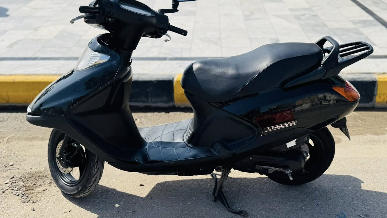 سلام عليكم سبيسي ياباني للبيع كفر ياباني اصلي مفتوحه رايمر ناعمه مبيه اي نقص 
العنوان الكوت مركز المدينه 
***********
