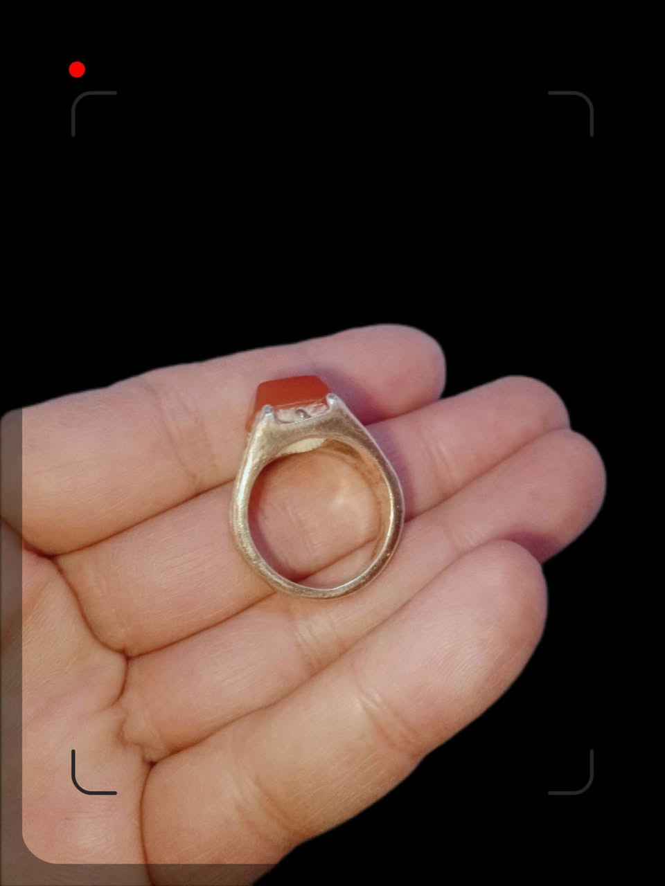 حجر سليماني احمر دهن ودبس ملاكط وقديم مصور رباني وجه بنيه كامل شعرها وجهها واضح سعره وتفاصيله خاص وهبهاب صياغه فضه عراقيه ثكيله مع عقيق شرف الشمس يماني فضه عراقيه ثكيله يوجد توصيل جميع المحافظات


**إذا كنت صاحب هذا الإعلان وتريد حذفه لأي سبب، رجاءا أرسل رسالة إلى الدعم الفني**