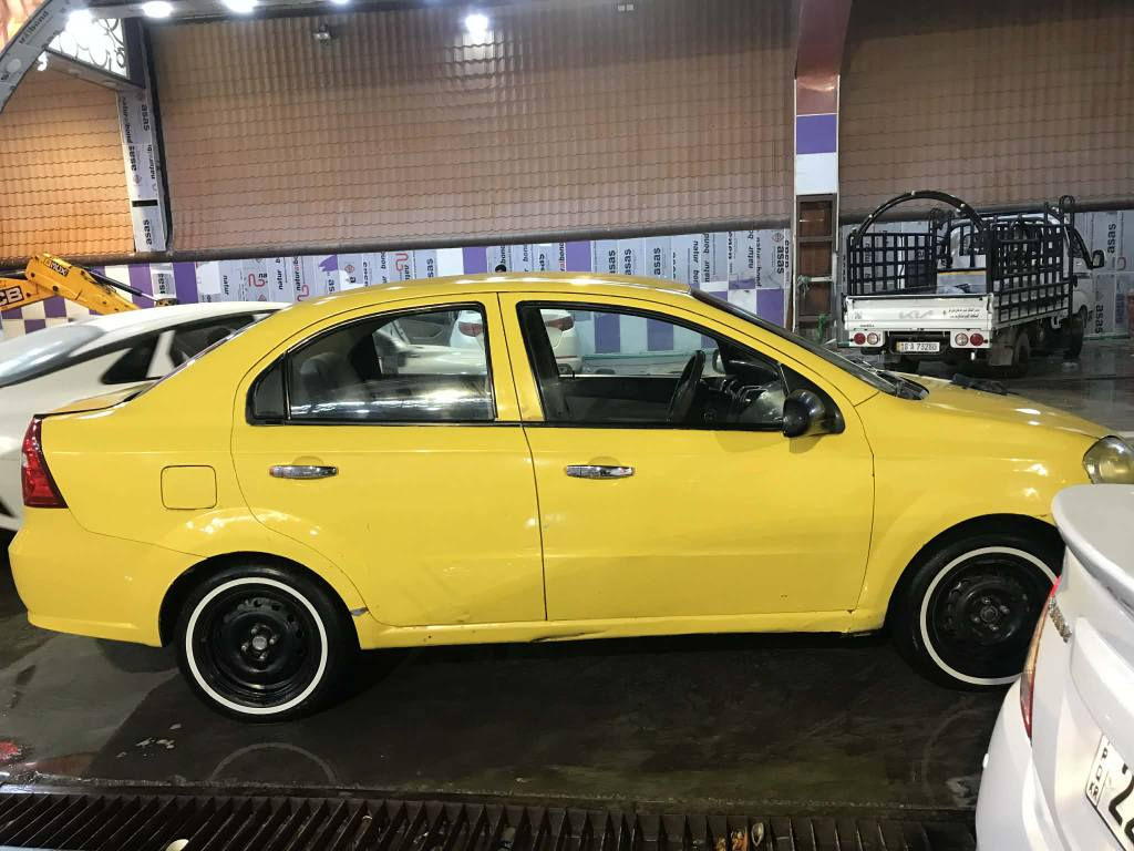 افيو 2009 وراد خليجي مسكر  مبدل فقط بنيد وطخه بسيطة بقفل  الجنطة  جاهزة السيارة  الحدادية نظيفة والكير نظيف بس المكينة بيها تنقيص السعر 52 وبيها مجال غير متواجد ع الفيس ***********
