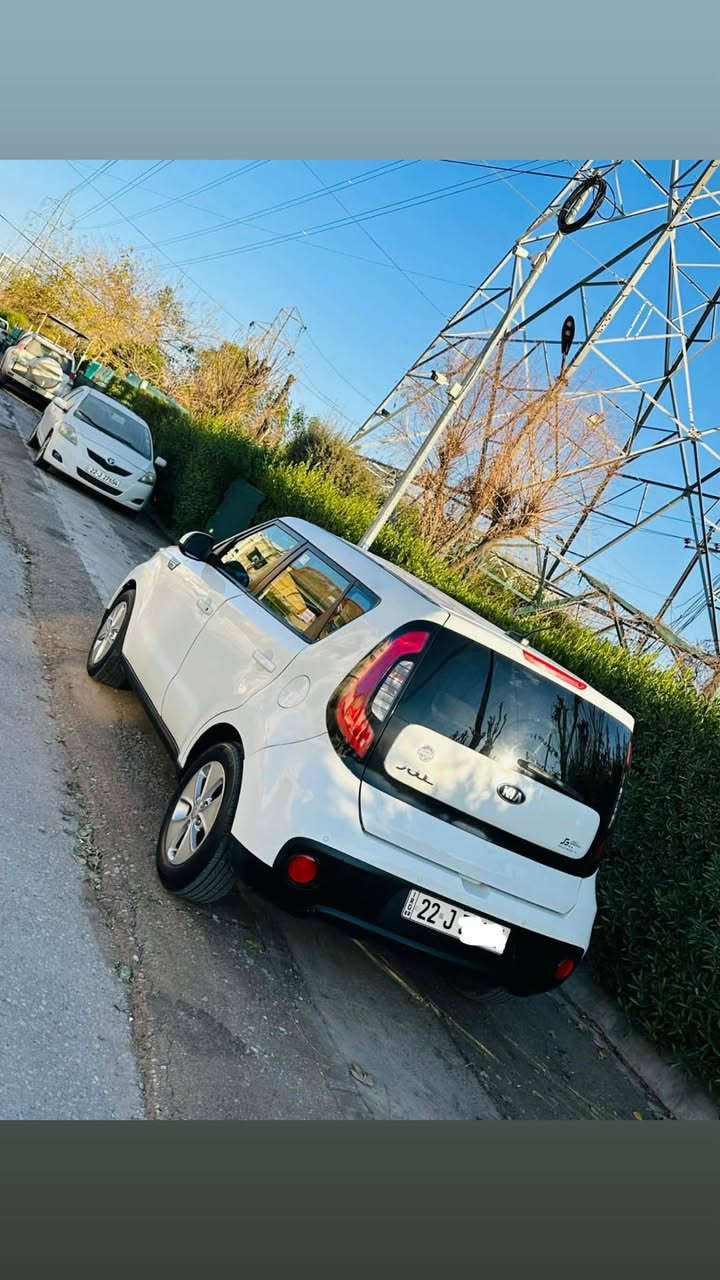 Kia Soul 2017
1400$ چواردە وەرەقە غرامەی لەسەرە دەیگەڕێنمەوە
سەنەوی و ژینگەو هەزەی نوێیە تاکو4-7-2029
بەناوی خۆمە وەکالەو پەنجە مۆر بەشەرت
گێڕومەکینەو تەقەوڕەقە بەشەرت
پێش و پشتی کەپسە ئێڕباگ بەشەرت
چەند پارچەیەکی بۆیاغە لەگەڵ سەقفی بە عام دەفرۆشم 
رقم الشاصي: KNDJN2A21H7446405
ژ.م:*********** أربيل, العراق
